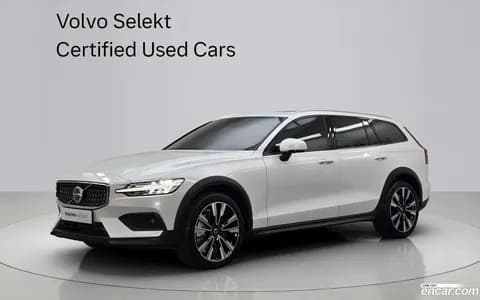 Volvo V60 Cross Country 2025 купить в Москве