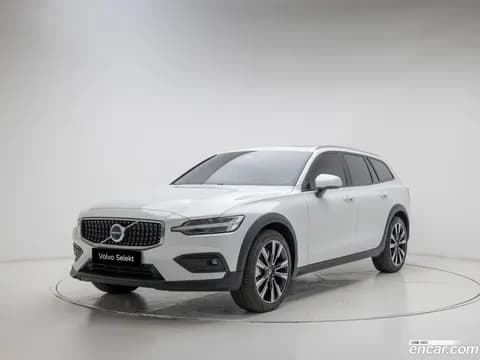 Volvo V60 Cross Country 2025 купить в Москве
