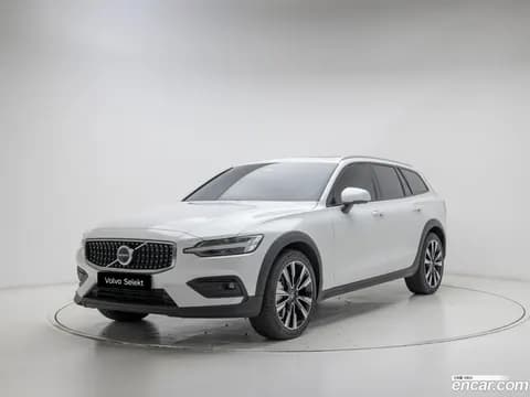 Volvo V60 Cross Country 2025 купить в Москве