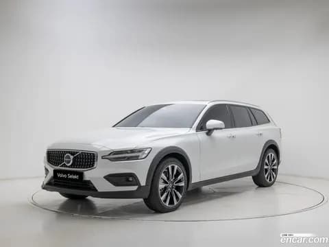 Volvo V60 Cross Country 2025 купить в Москве