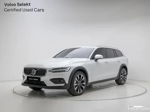 Volvo V60 Cross Country 2025 купить в Москве