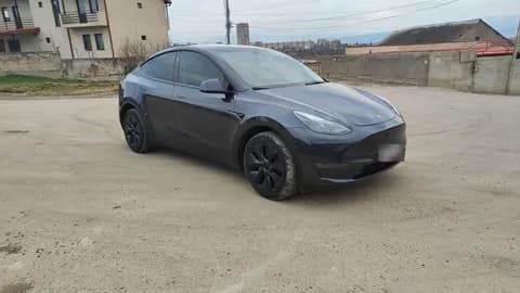Tesla Model Y 2024 купить в Москве