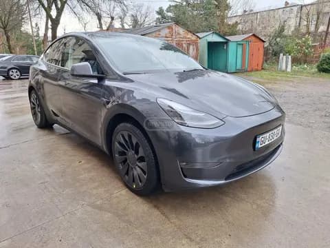 Tesla Model Y 2024 купить в Москве