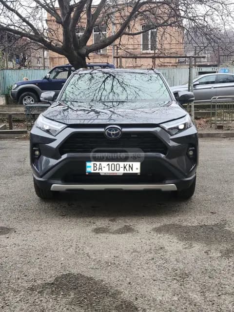 Toyota RAV 4 2024 купить в Москве