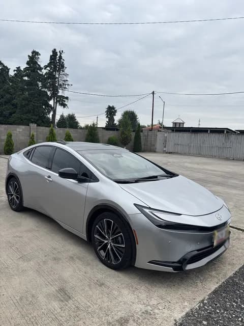 Toyota Prius 2025 купить в Москве